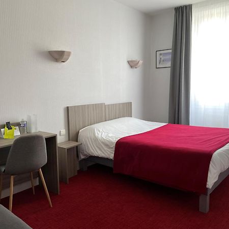 Hotel Restaurant La Boule D'Or Barbezieux-Saint-Hilaire Екстер'єр фото