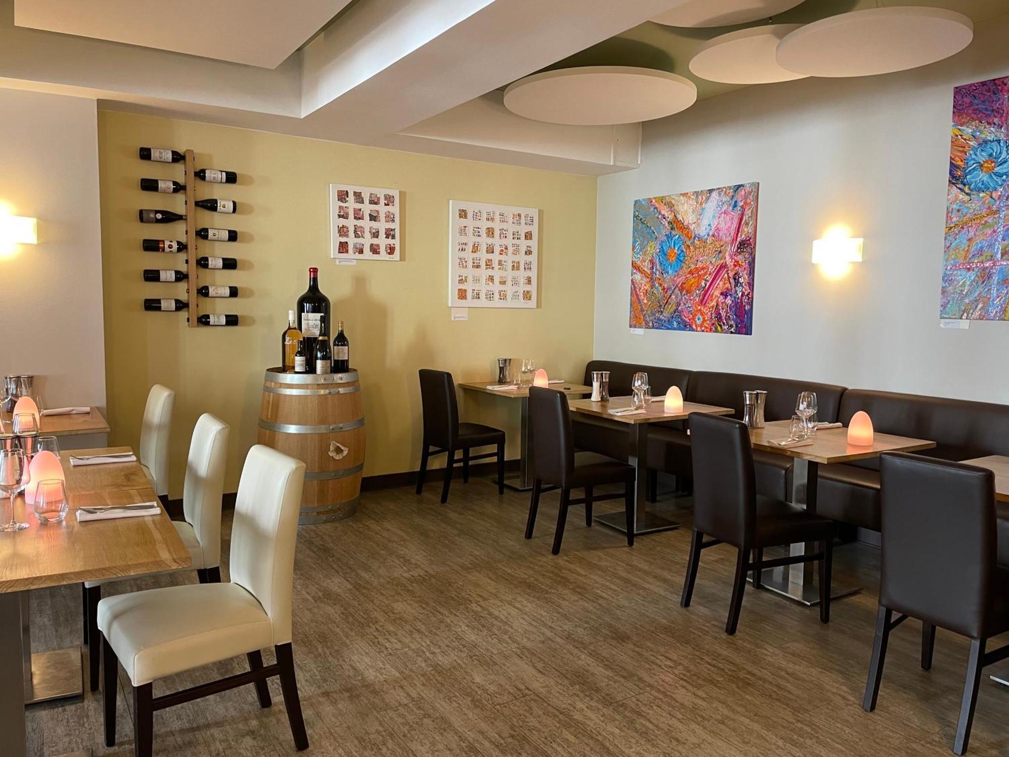 Hotel Restaurant La Boule D'Or Barbezieux-Saint-Hilaire Екстер'єр фото